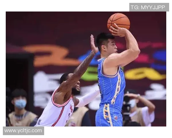 武汉篮球队战术之争引发热议球迷与专家观点碰撞激烈